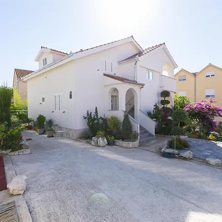 Mila Trogir